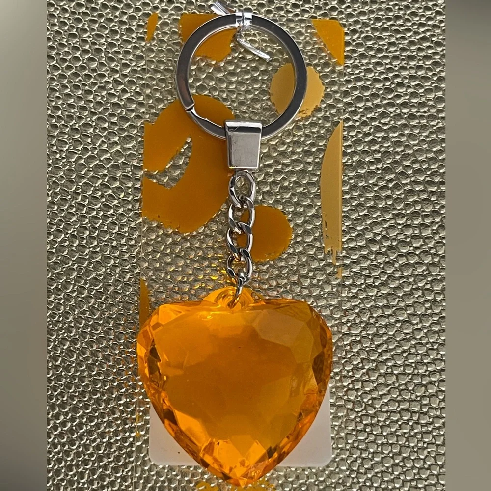 Diamond Heart Key Chain - Picture 3 of 7
